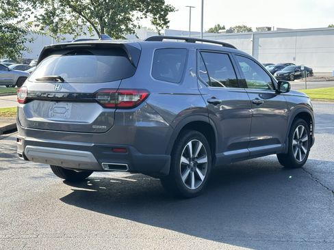Used 2025 Honda Pilot Touring image 14