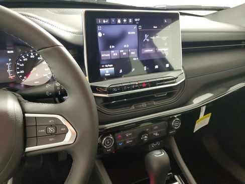 New 2026 Jeep Compass Latitude AWD/4WD image 16