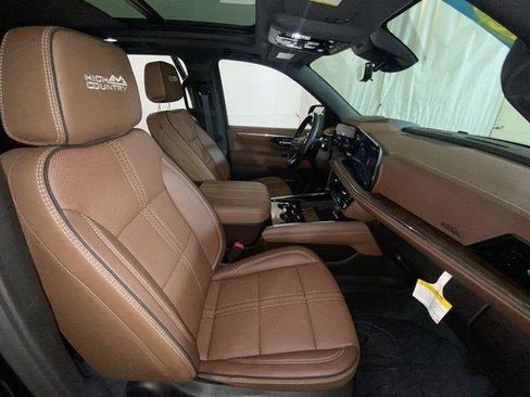 Used 2026 Chevrolet Tahoe High Country AWD/4WD image 42