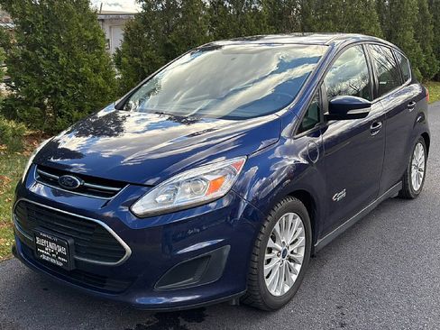 Used 2017 Ford C-MAX Energi SE w/ Equipment Group 402A image 3