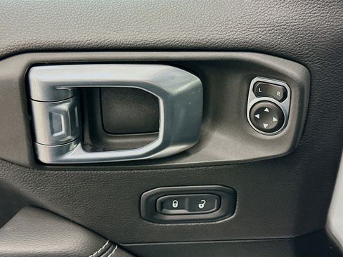 Used 2023 Jeep Wrangler Sahara w/ Cold Weather Group image 15