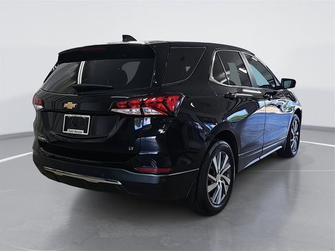 Used 2023 Chevrolet Equinox LT image 3