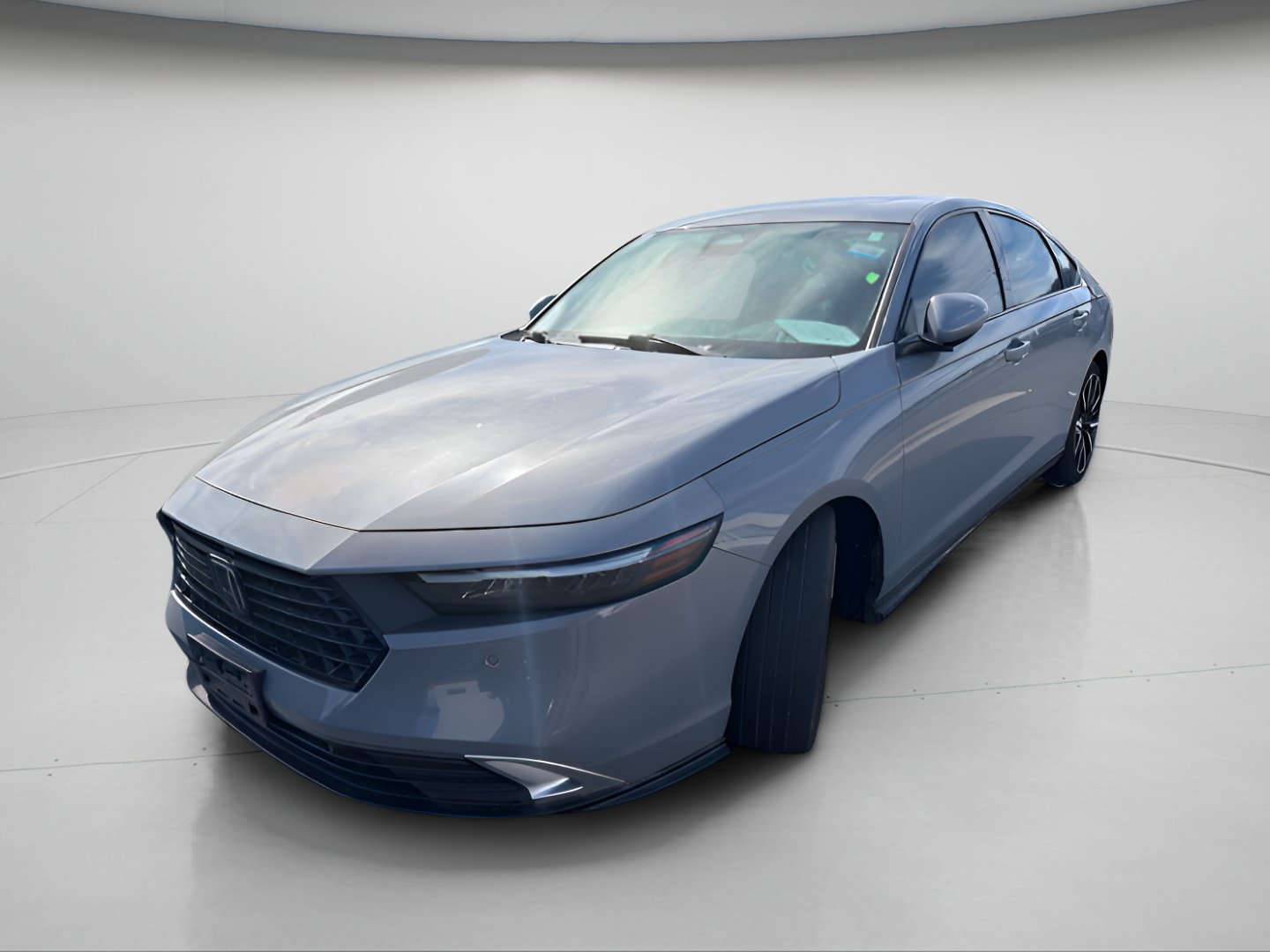 Used 2023 Honda Accord Touring image 2