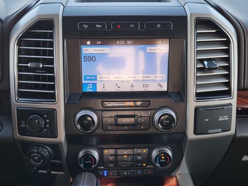 Used 2019 Ford F150 King Ranch w/ Equipment Group 601A Luxury AWD/4WD image 17