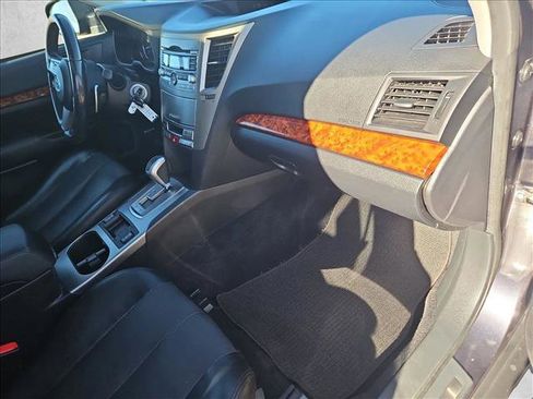 Used 2011 Subaru Outback 2.5i Limited w/ PWR Moonroof Pkg image 21