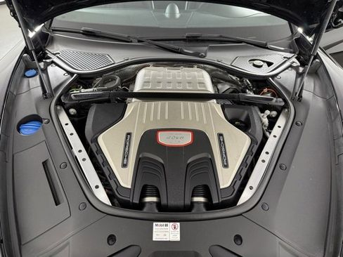 Used 2021 Porsche Panamera GTS image 9
