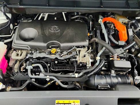 Used 2021 Toyota Highlander XLE image 28