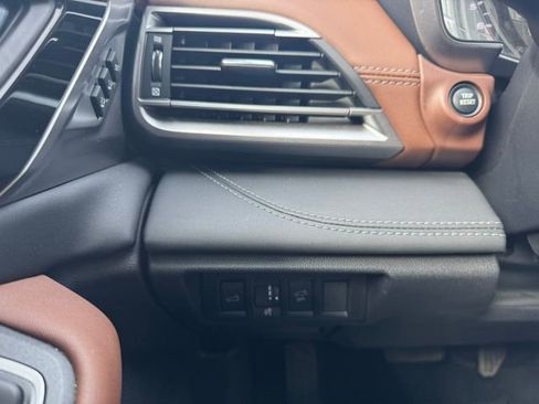 Used 2020 Subaru Outback Touring w/ Popular Package #2 AWD/4WD image 33