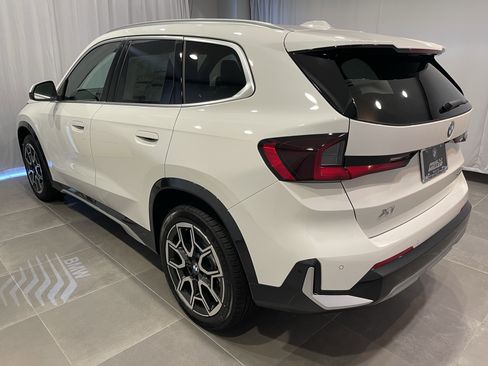 Used 2025 BMW X1 xDrive28i w/ Technology Package image 4
