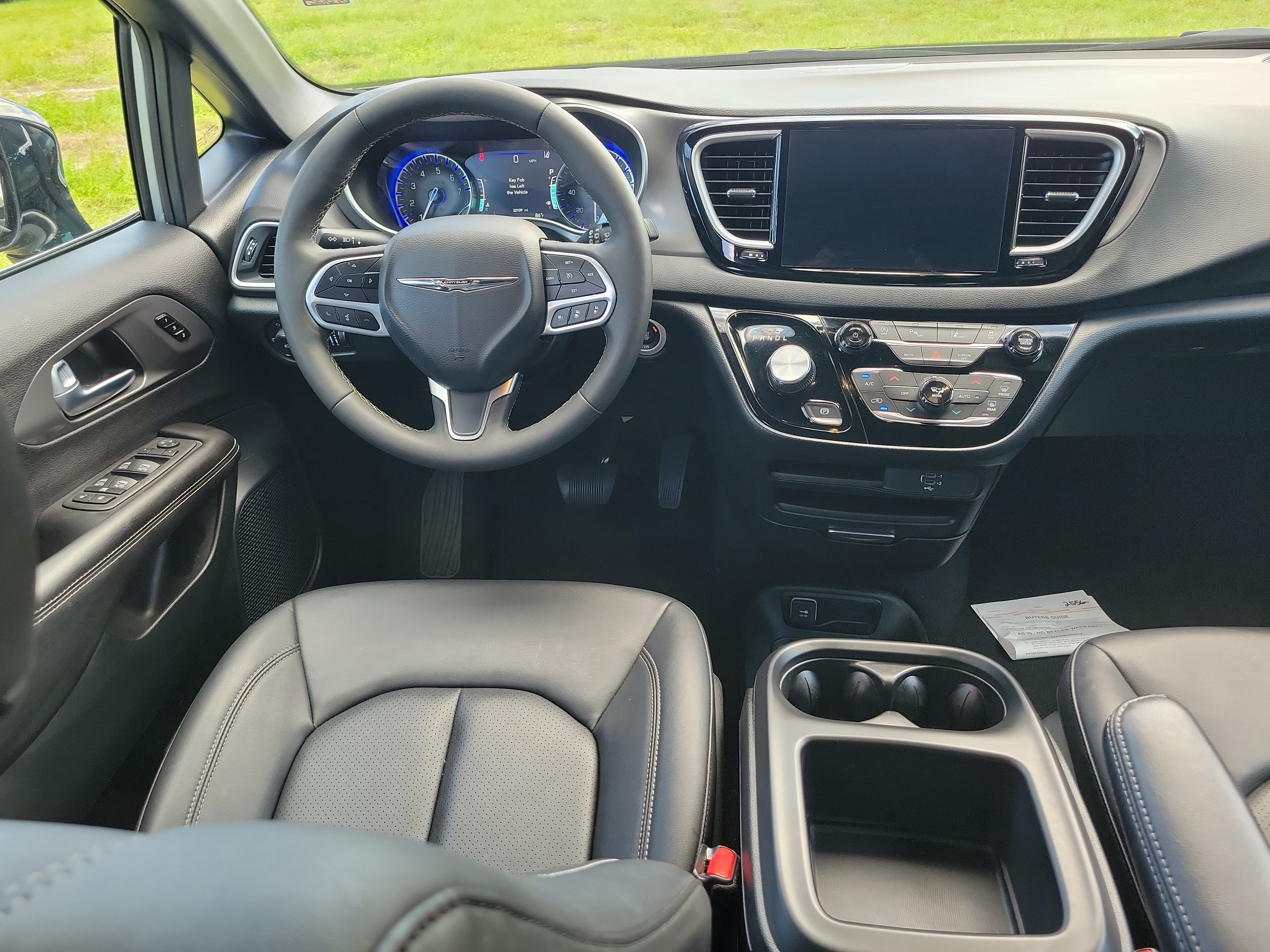 Used 2026 Chrysler Pacifica Select FWD image 13