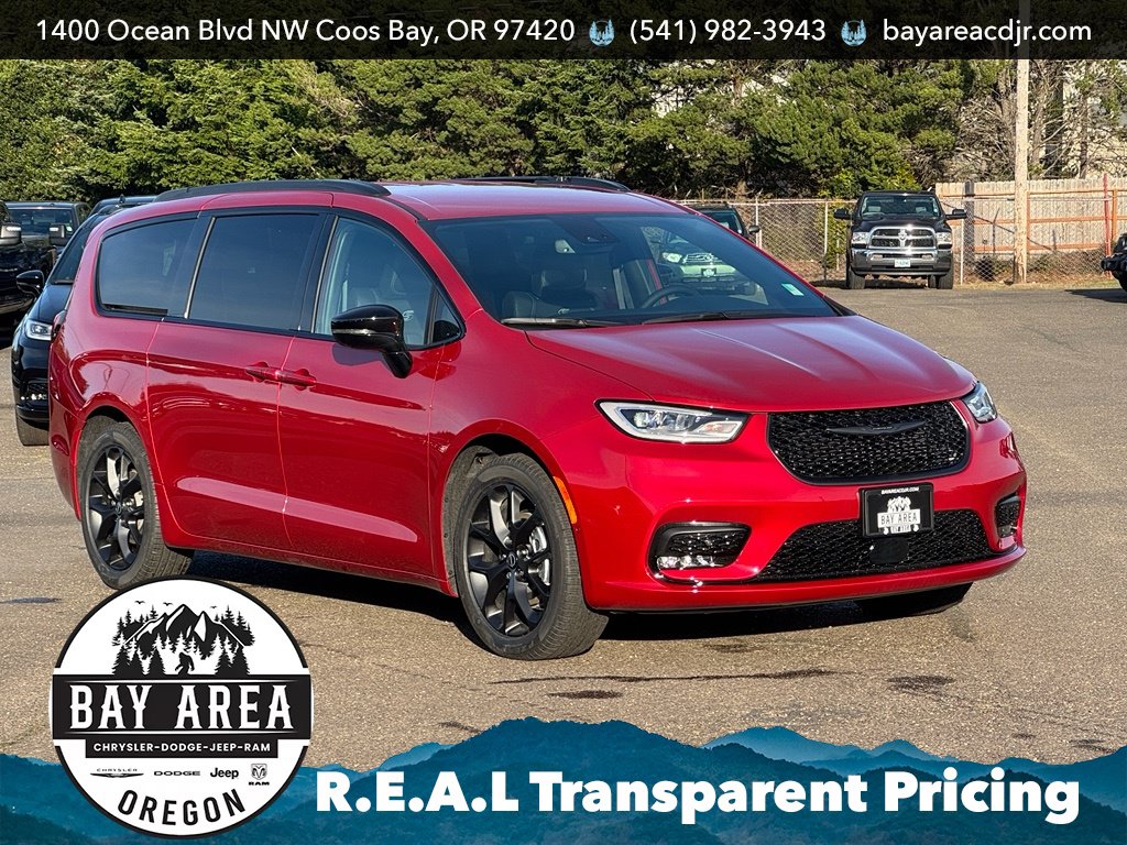 New 2026 Chrysler Pacifica Select w/ S Appearance Package FWD image 3