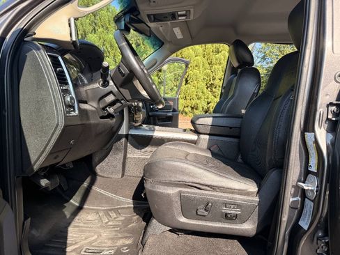 Used 2016 RAM 2500 Laramie w/ Sport Appearance Group AWD/4WD image 9