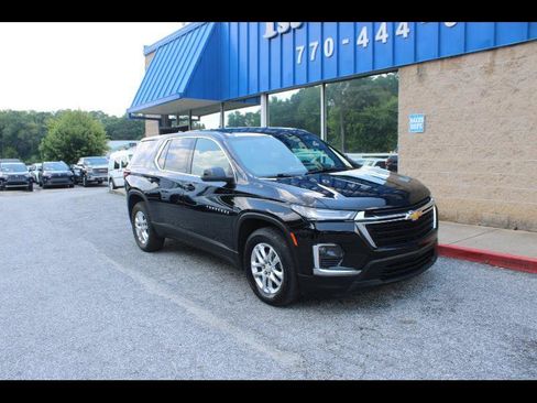Used 2023 Chevrolet Traverse LS FWD image 1