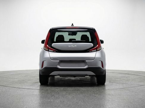 Used 2025 Kia Soul LX w/ LX Technology Package image 7