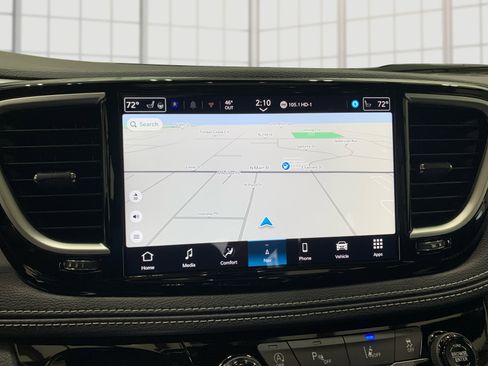 New 2026 Chrysler Pacifica Limited image 33