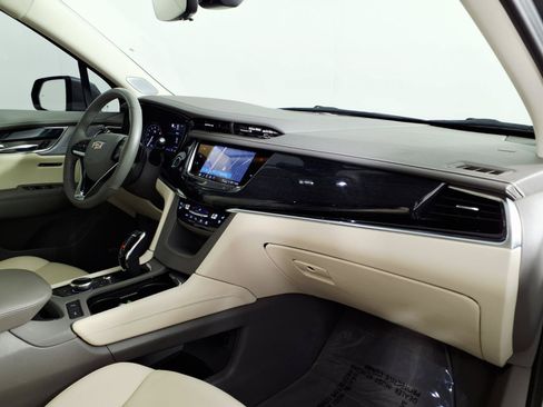Certified 2024 Cadillac XT6 Premium Luxury w/ Technology Package FWD image 9