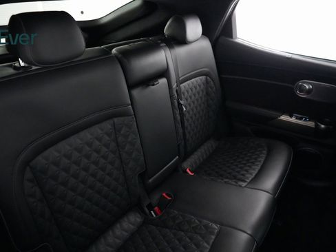 Used 2023 Genesis GV60 Performance image 9