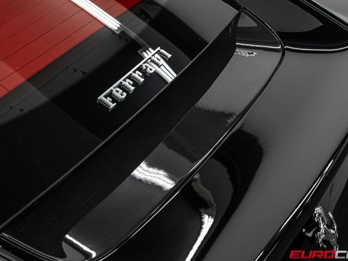 Used 2020 Ferrari 812 Superfast RWD image 22