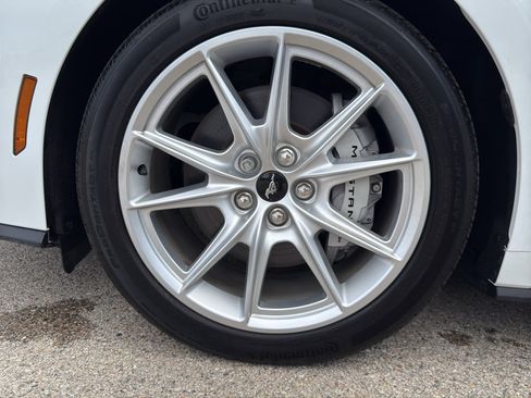 Used 2025 Ford Mustang GT Premium RWD image 12