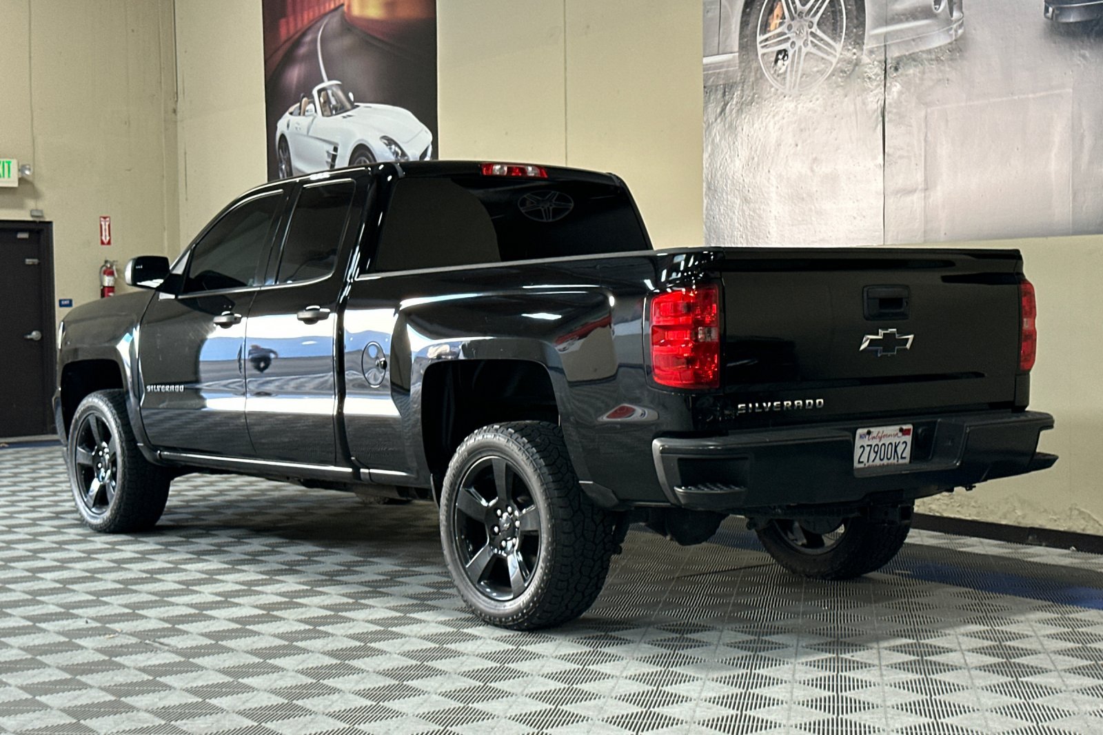 Used 2017 Chevrolet Silverado 1500 W/T w/ Black Out Edition RWD image 6