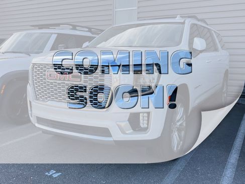 Used 2021 GMC Yukon XL Denali w/ Denali Premium Package AWD/4WD image 1