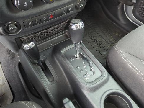 Used 2014 Jeep Wrangler Unlimited Sahara w/ Connectivity Group image 18