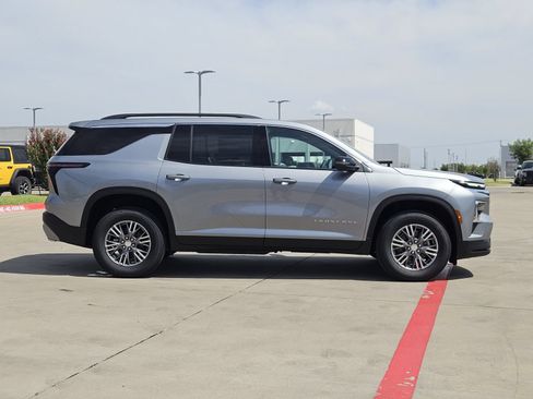 New 2027 Chevrolet Traverse LT FWD image 7