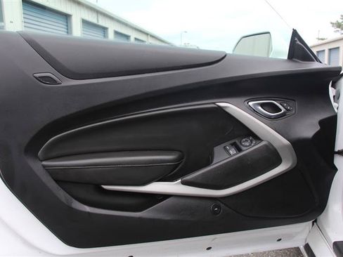 Used 2017 Chevrolet Camaro LT RWD image 15