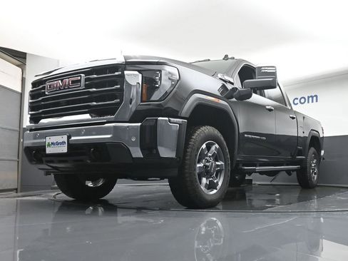 New 2025 GMC Sierra 2500 SLT image 6