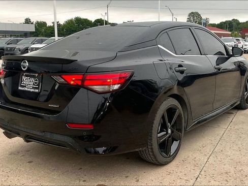 Used 2023 Nissan Sentra SR w/ Midnight Edition Package FWD image 6