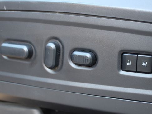 Used 2014 Lincoln Navigator 2WD w/ Equipment Group 101A image 16