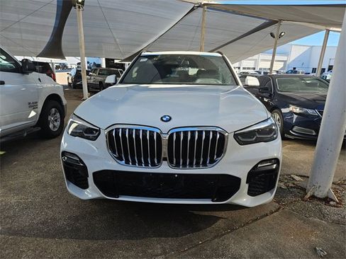 Used 2021 BMW X5 sDrive40i w/ M Sport Package image 2