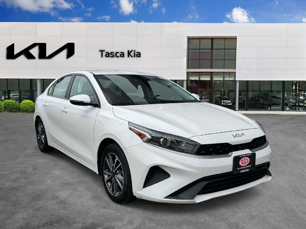 Used 2023 Kia Forte LXS w/ LXS Technology Package FWD image 1