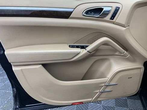 Used 2013 Porsche Cayenne image 13