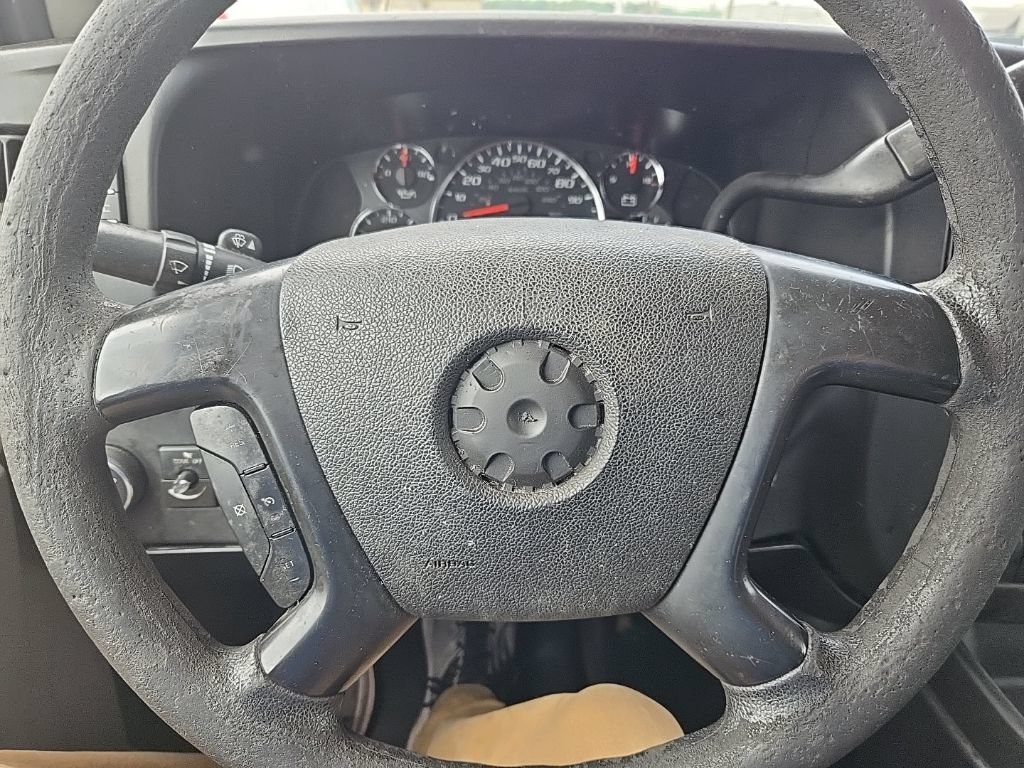 Used 2015 Chevrolet Express 2500 RWD image 16