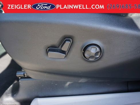 Used 2024 Chrysler Pacifica Touring-L FWD image 20
