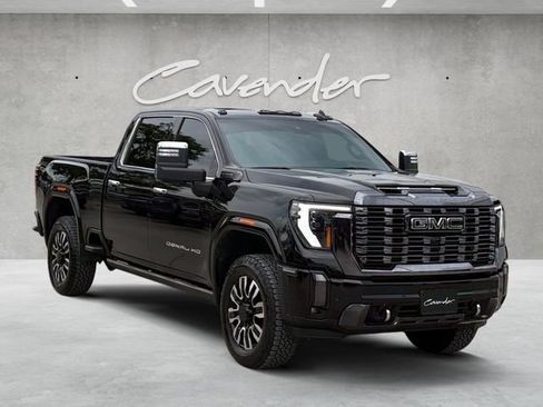 Used 2024 GMC Sierra 2500 Denali Ultimate AWD/4WD image 2