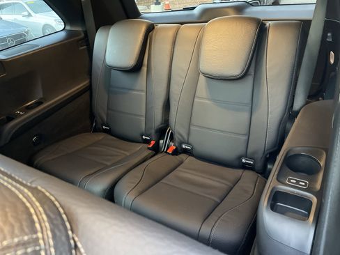 Certified 2024 Mercedes-Benz GLS 450 4MATIC image 44