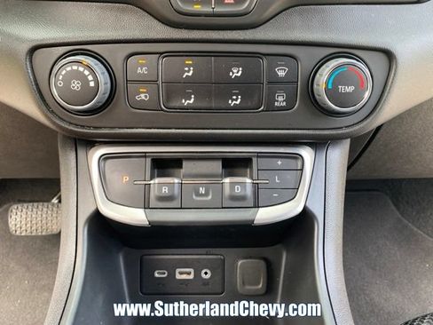 Used 2024 GMC Terrain SLE AWD/4WD image 30