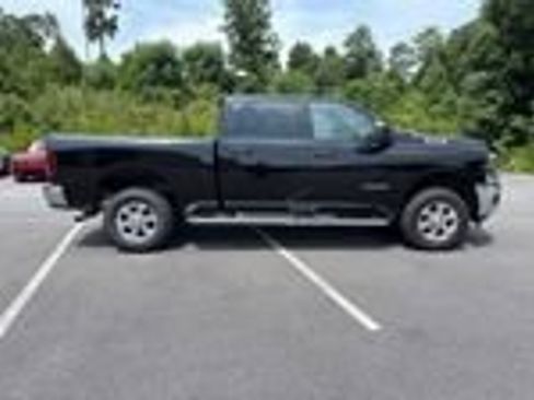 Used 2025 RAM 2500 Big Horn AWD/4WD image 2