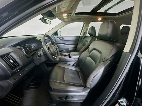 Used 2023 Nissan Pathfinder SL w/ SL Premium Package FWD image 13