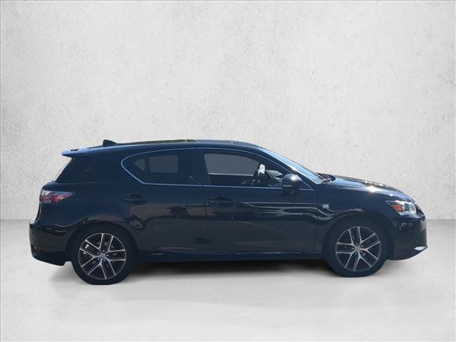 Used 2015 Lexus CT 200h w/ Navigation Package FWD image 4