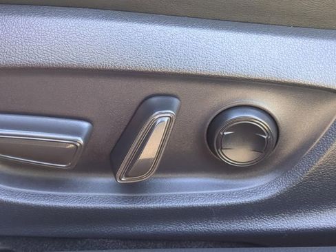 Used 2024 Toyota Prius XLE FWD image 15