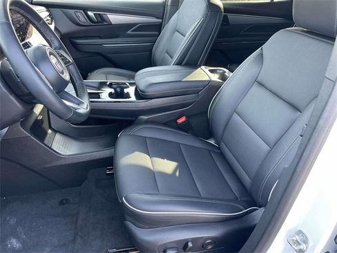 Used 2025 Buick Enclave Preferred image 14