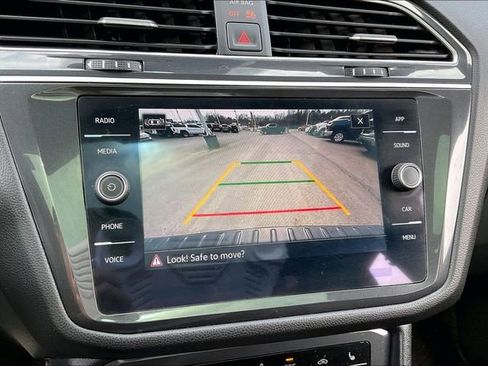 Used 2024 Volkswagen Tiguan SE R-Line image 11