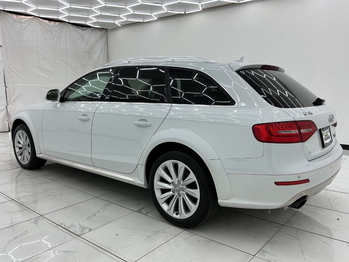Used 2016 Audi A4 Premium Plus w/ Technology Package AWD/4WD image 12