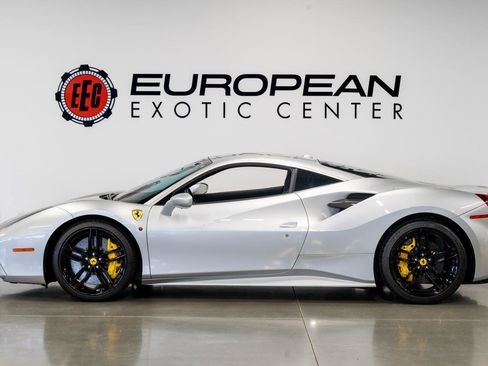 Used 2018 Ferrari 488 GTB image 23