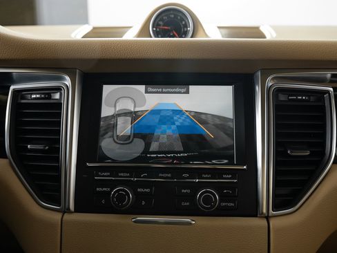 Used 2016 Porsche Macan S image 36