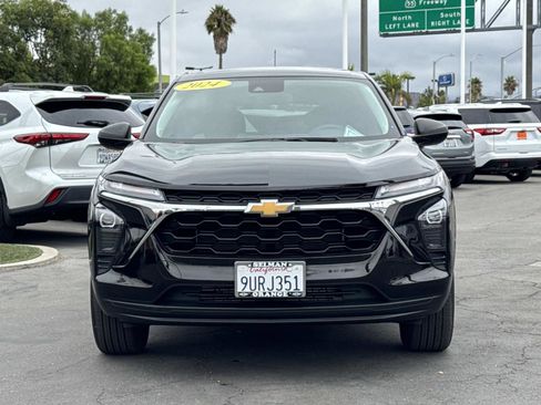Used 2024 Chevrolet Trax LS image 2