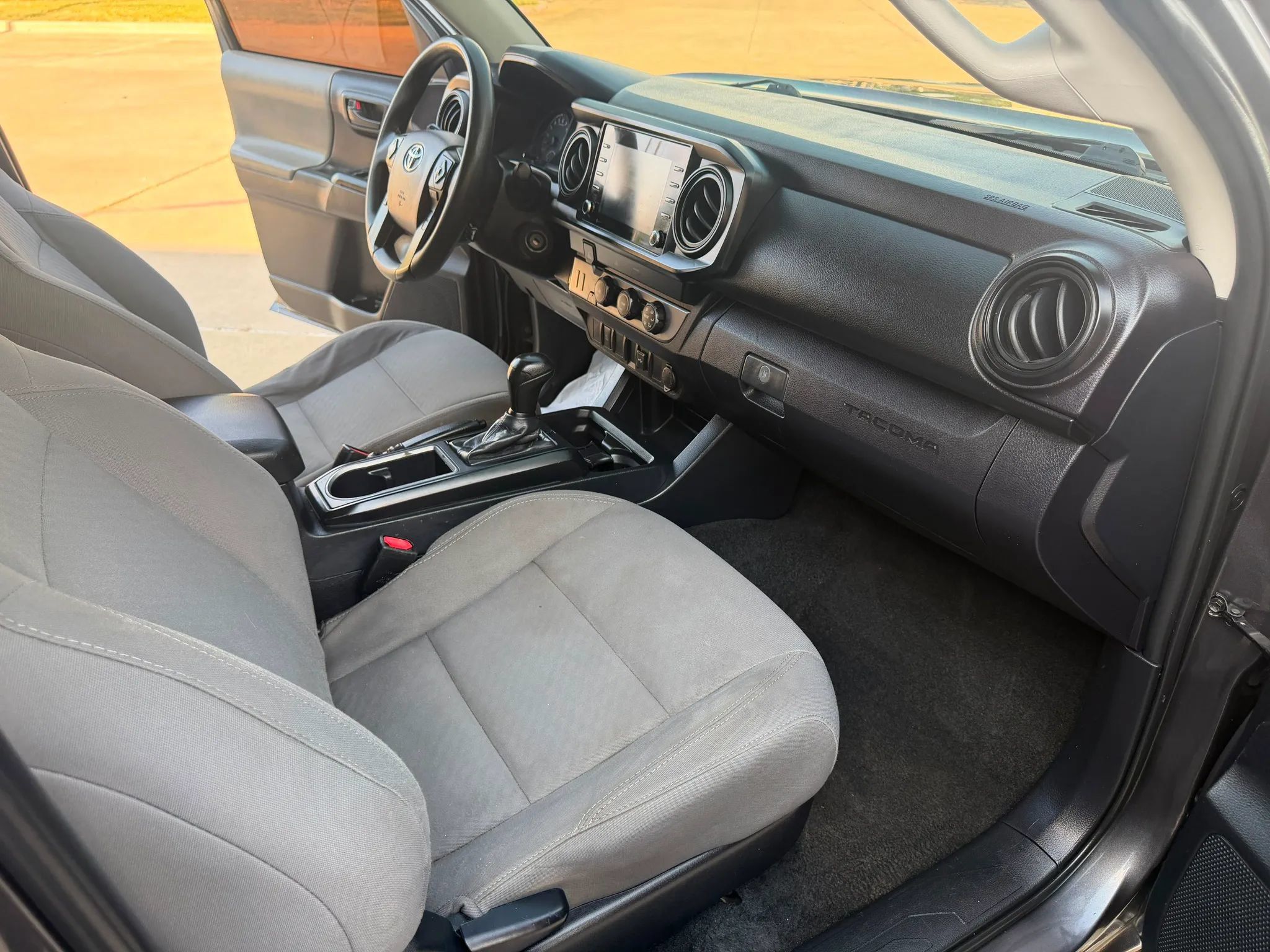 Used 2020 Toyota Tacoma SR w/ SR Convenience Package RWD image 18